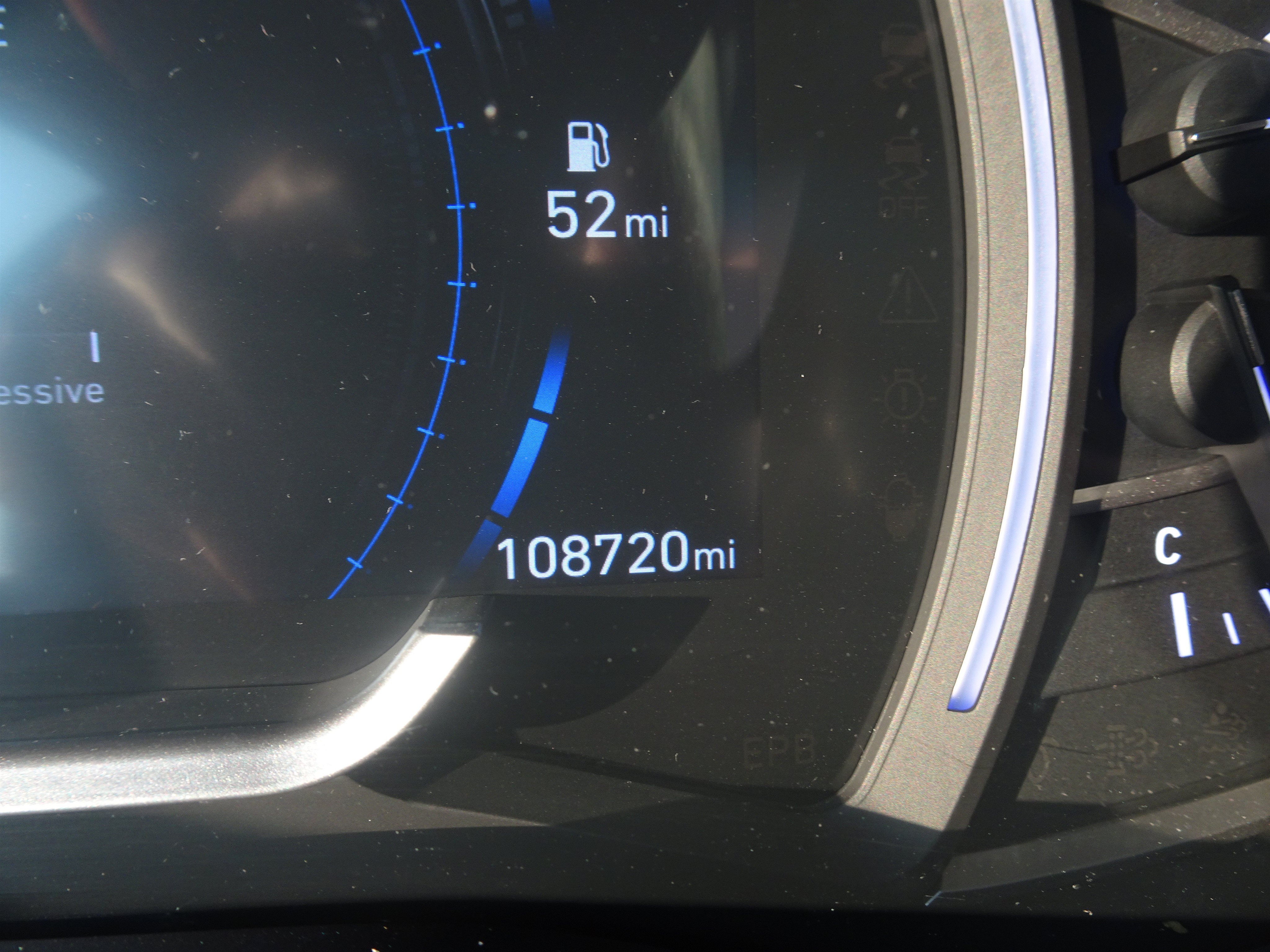 Used 2019 Hyundai Santa Fe Limited FWD image 24