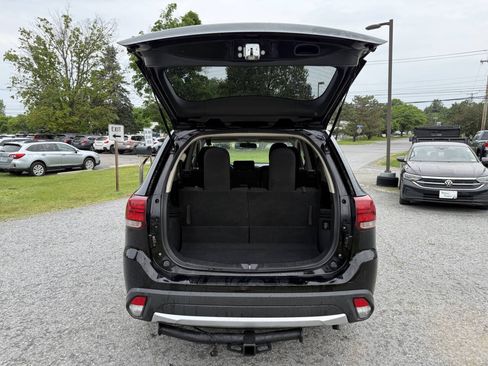 Used 2017 Mitsubishi Outlander ES AWD/4WD image 5