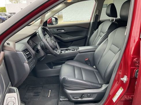 Used 2023 Nissan Rogue SV w/ SV Premium B Package AWD/4WD image 11