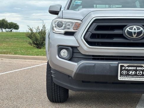 Used 2021 Toyota Tacoma SR5 RWD image 4