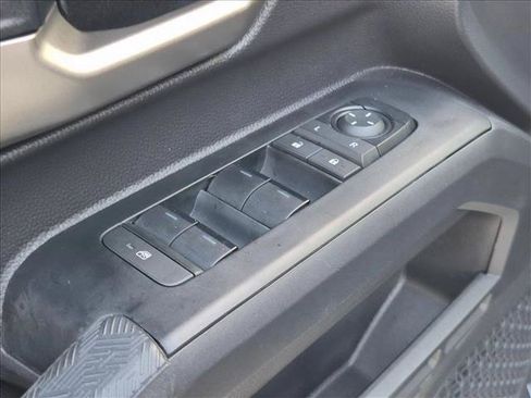 Certified 2024 Toyota Tacoma SR5 AWD/4WD image 10