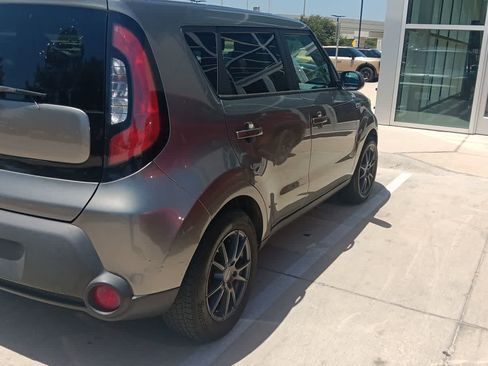 Used 2016 Kia Soul FWD image 5