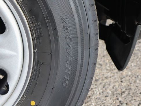 Used 2016 Nissan Frontier S image 40