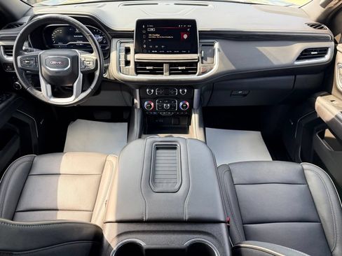 Used 2023 GMC Yukon XL SLT AWD/4WD image 23