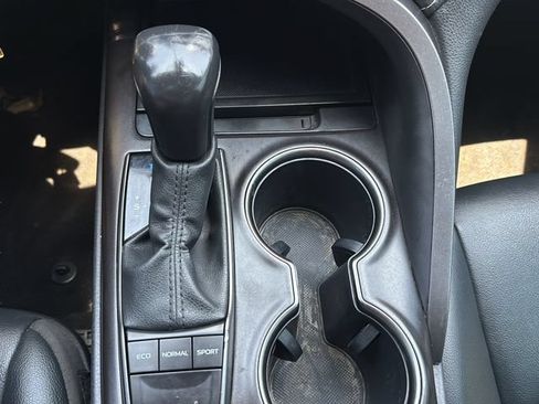 Used 2024 Toyota Camry SE FWD image 24