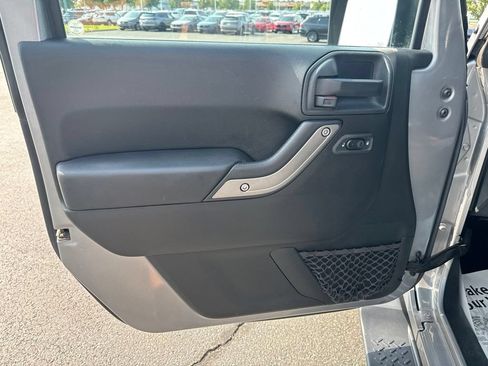 Used 2018 Jeep Wrangler Unlimited Sport S AWD/4WD image 24