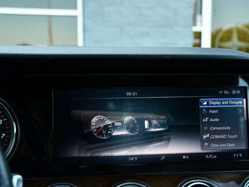 Used 2017 Mercedes-Benz E 300 image 22