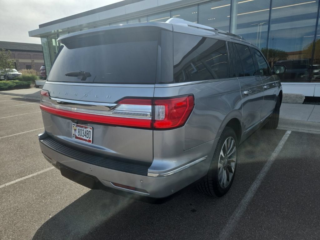 Used 2021 Lincoln Navigator L Reserve AWD/4WD image 5