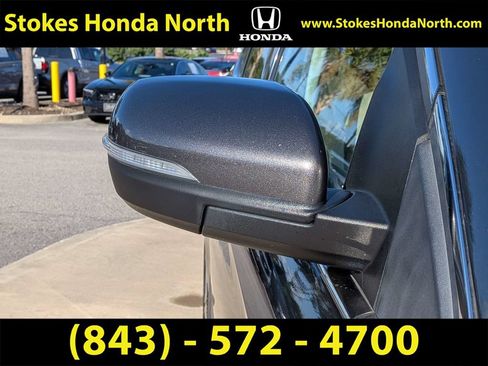 Used 2018 Ford Edge Titanium w/ Equipment Group 301A FWD image 14