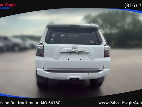 Used 2016 Toyota 4Runner SR5 Premium AWD/4WD image 4