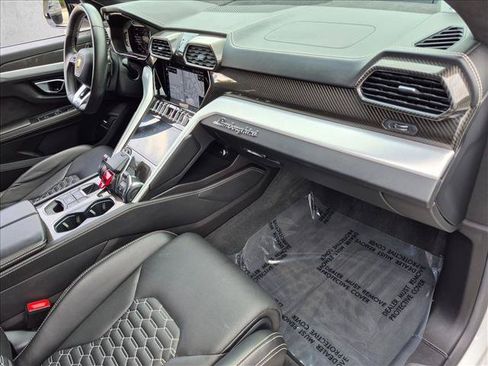 Used 2022 Lamborghini Urus AWD/4WD image 23