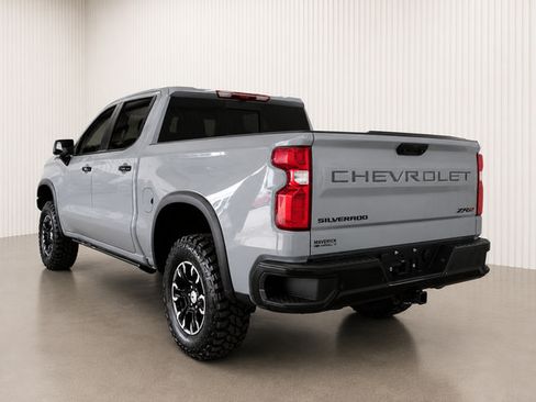 Used 2024 Chevrolet Silverado 1500 ZR2 w/ Technology Package AWD/4WD image 6