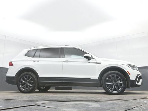 Used 2022 Volkswagen Tiguan SE AWD/4WD image 49