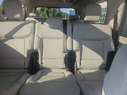 Used 2025 Ford Expedition Max Platinum AWD/4WD image 11