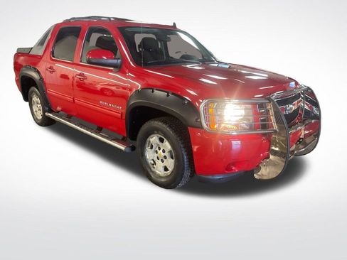 Used 2011 Chevrolet Avalanche LS AWD/4WD image 8
