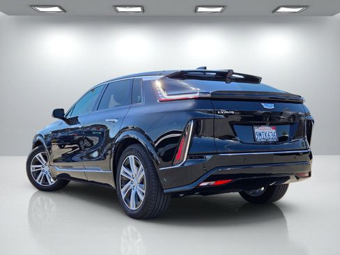 Certified 2024 Cadillac Lyriq Tech w/ Driver Assist Package RWD image 6