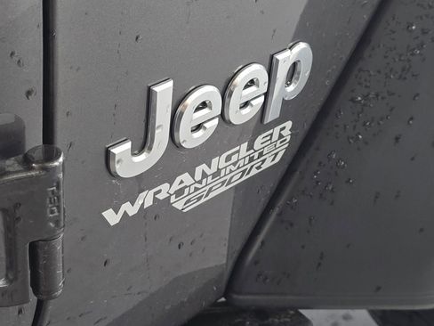 Used 2018 Jeep Wrangler Unlimited Sport S image 14