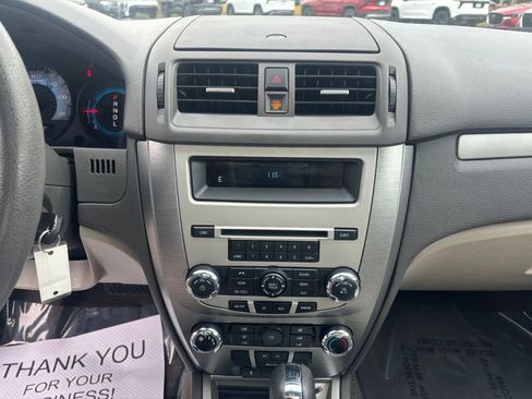 Used 2010 Ford Fusion SE image 16