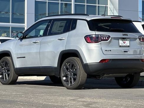New 2026 Jeep Compass Latitude AWD/4WD image 9