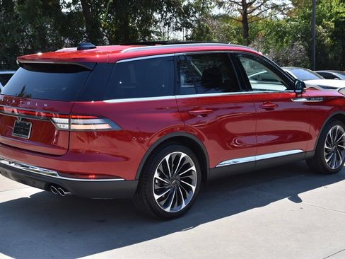 Certified 2026 Lincoln Aviator Reserve AWD/4WD image 7