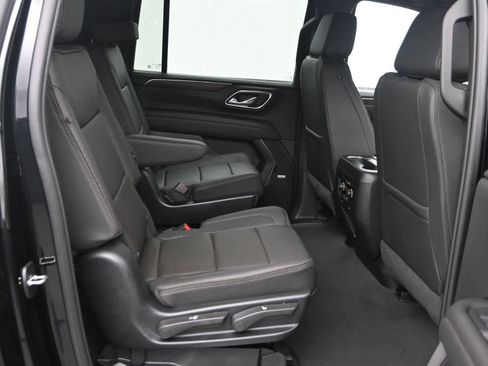 Used 2024 Chevrolet Suburban High Country image 12