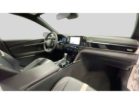 Used 2025 Toyota Camry SE FWD image 18