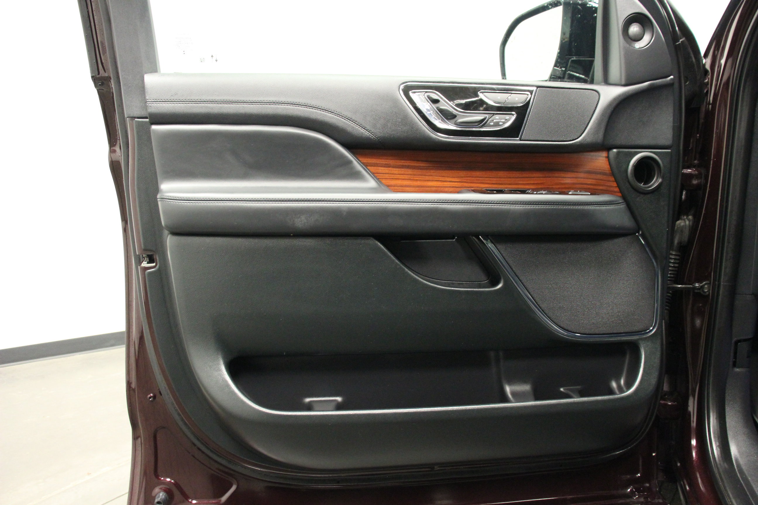 Used 2024 Lincoln Navigator Reserve AWD/4WD image 14