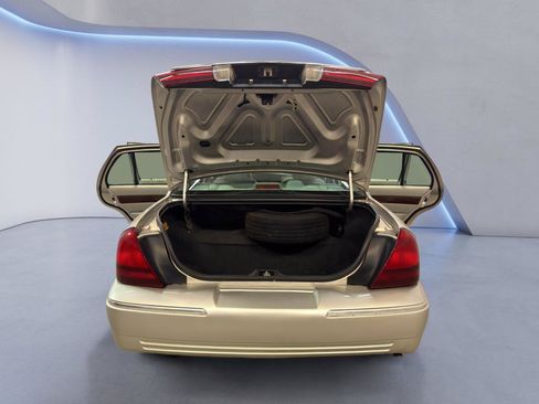 Used 2004 Mercury Grand Marquis LS RWD image 13