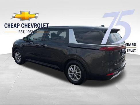 Used 2024 Kia Carnival LX FWD image 3