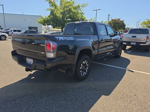 Used 2021 Toyota Tacoma TRD Off-Road w/ TRD Premium Off Road Package AWD/4WD image 10