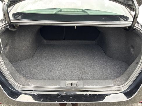 Used 2025 Nissan Sentra SV FWD image 14