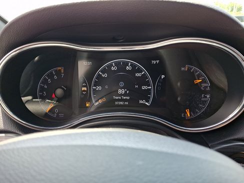 Used 2021 Jeep Grand Cherokee Laredo X AWD/4WD image 26