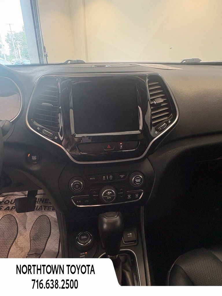 Used 2022 Jeep Cherokee Limited AWD/4WD image 20