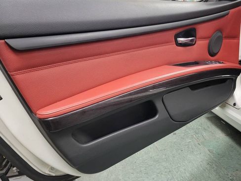 Used 2011 BMW 328i Convertible w/ Premium Pkg RWD image 29
