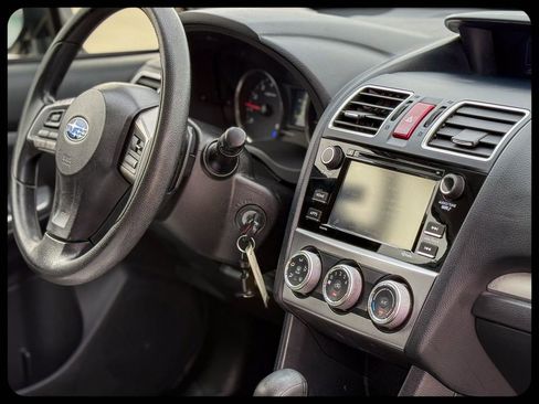 Used 2015 Subaru Crosstrek 2.0i Premium image 9