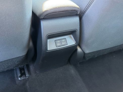 Used 2025 Toyota Corolla LE w/ Convenience Package image 16