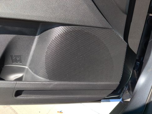 Used 2019 Toyota Avalon Limited image 18