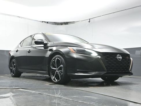 Used 2023 Nissan Altima 2.5 SR image 30