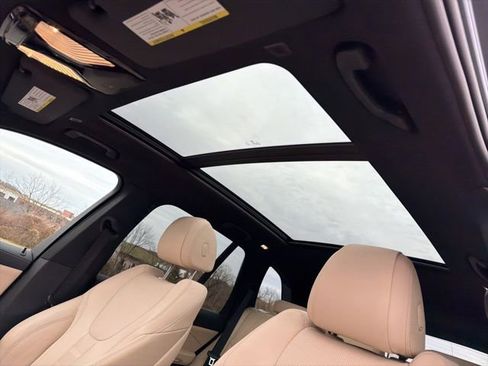 Used 2022 BMW X5 xDrive40i w/ M Sport Package image 14