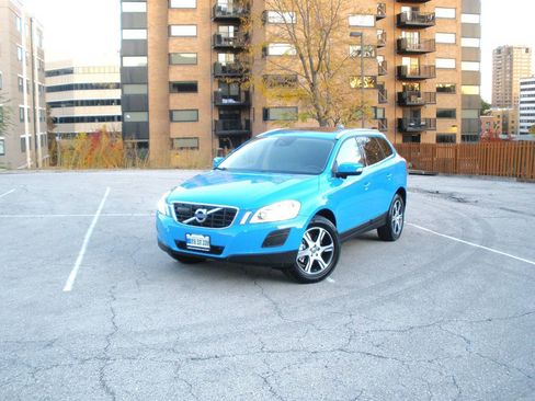 Used 2013 Volvo XC60 T6 AWD/4WD image 14