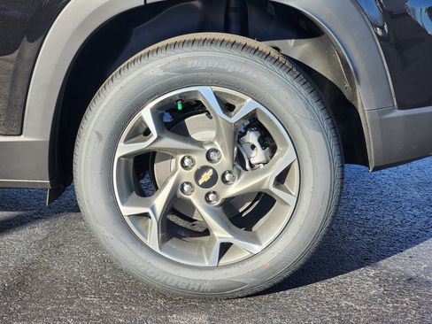 New 2026 Chevrolet Trax LT w/ Driver Confidence Package FWD image 9