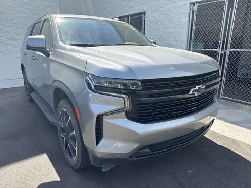 Used 2023 Chevrolet Tahoe RST w/ Luxury Package image 2