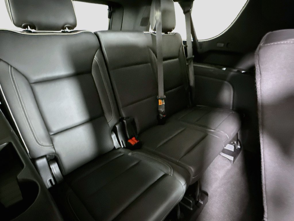 Used 2024 GMC Yukon XL SLT w/ SLT Luxury Package AWD/4WD image 28