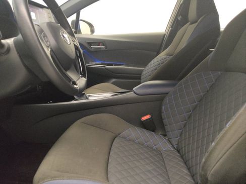 Used 2020 Toyota C-HR XLE FWD image 17