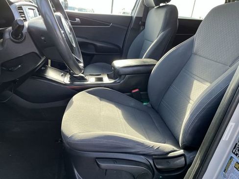 Used 2016 Kia Sorento LX image 15