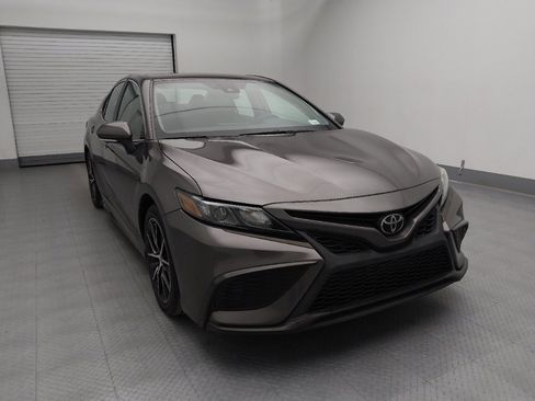 Used 2022 Toyota Camry SE image 14