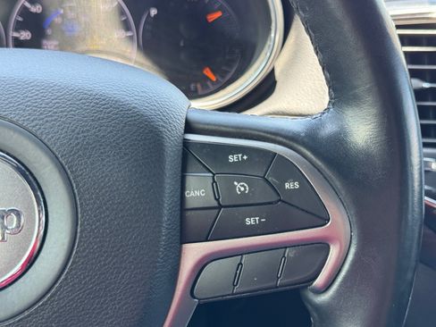 Used 2021 Jeep Grand Cherokee Laredo X RWD image 23