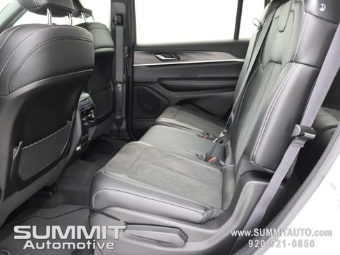 New 2026 Jeep Grand Cherokee L Laredo Altitude image 9