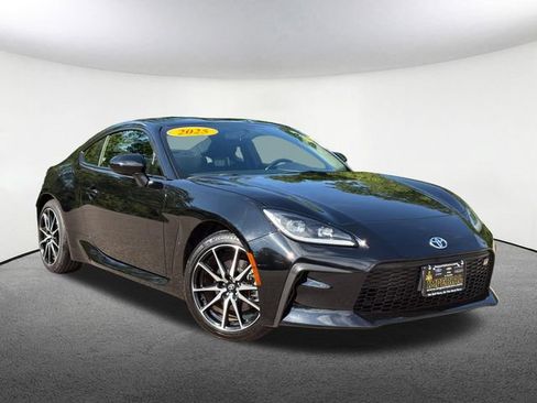 Used 2025 Toyota GR86 w/ ALL Weather Mat Package (TMS) RWD image 2