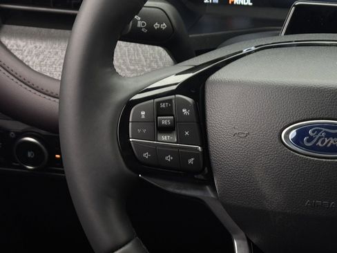 New 2026 Ford Explorer Platinum image 13